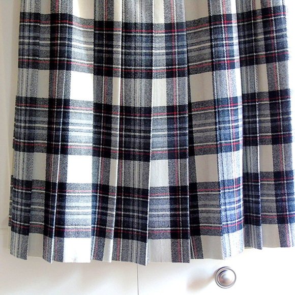 Genuine Scottish Kilt or Pleated Skirt Size 6 - 8 Beautiful Colour Combination - Picture 3 of 12